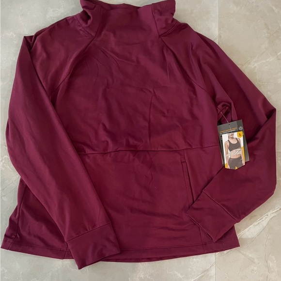 Aviva Tops - Avia Women's
•Mock Neck 
•Long Sleeve 
•Pullover Top, 
•Merlot Wine
•Size L